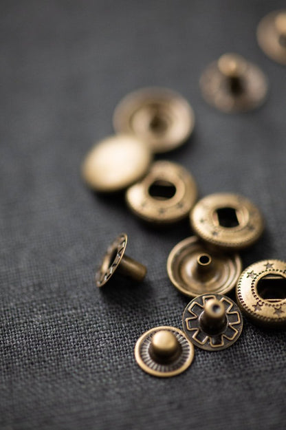 14mm Old Brass Metal Snaps - Merchant & Mills (pack of 20) - Simplifi Fabric