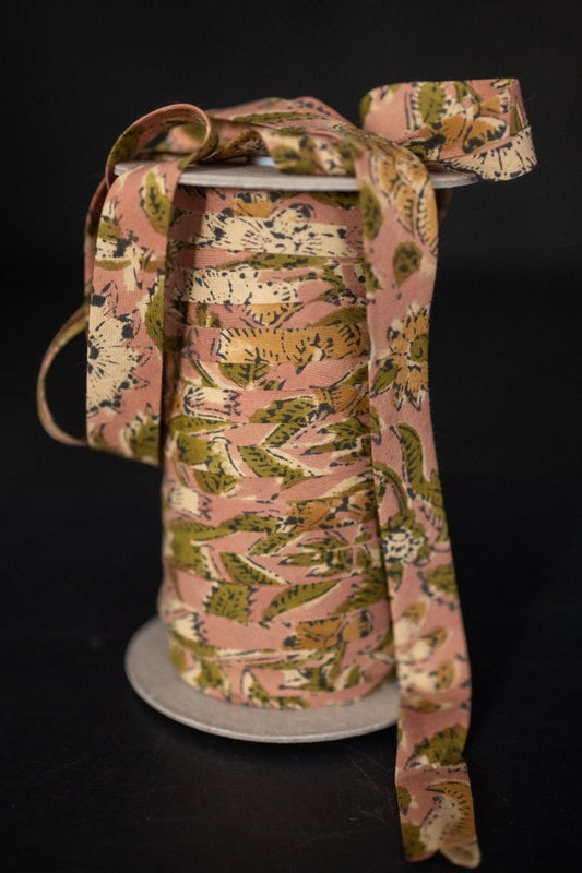 2cm Marcel Pinks Indian Blockprint Cotton Bias Binding - Merchant & Mills (Sold Per Meter) - Simplifi Fabric