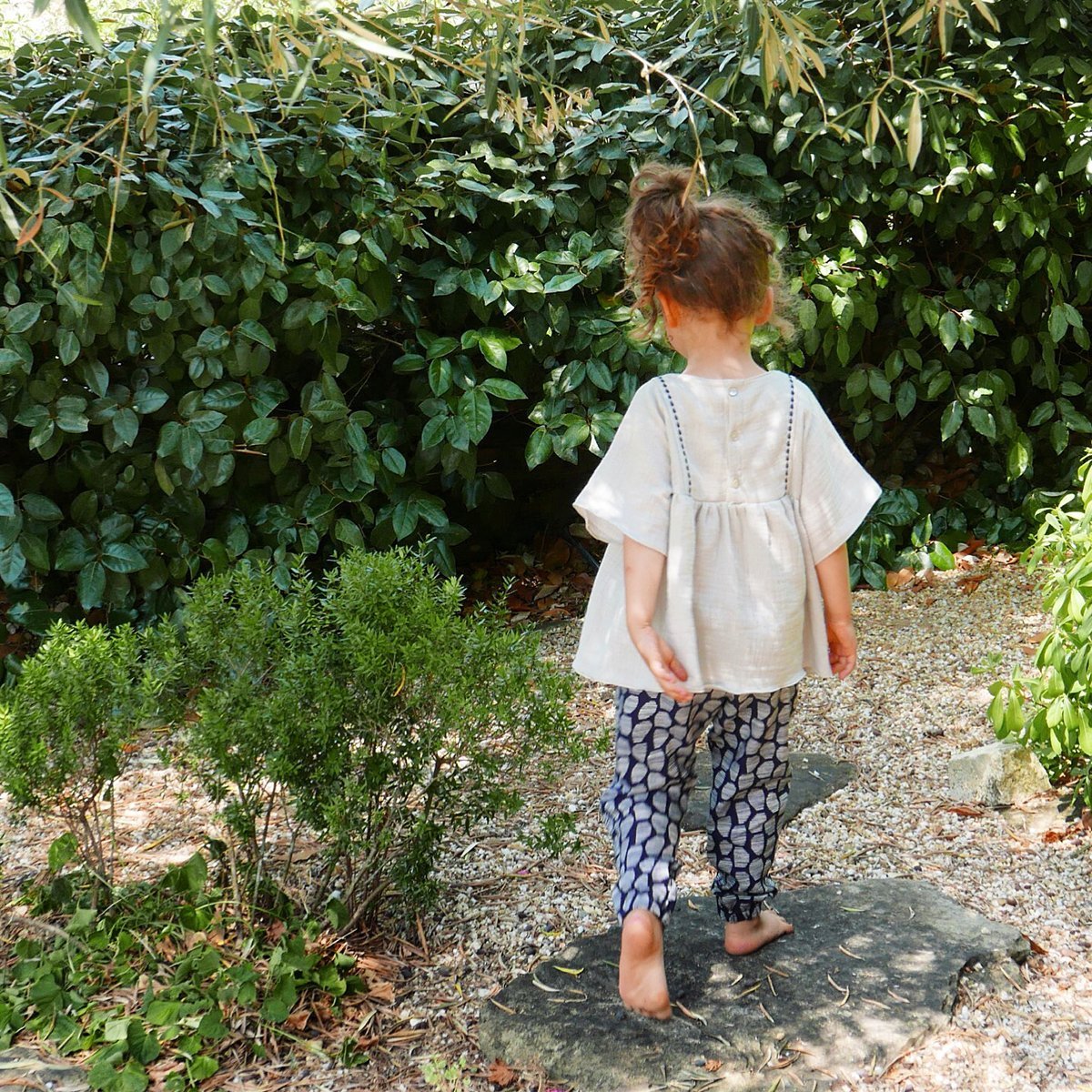 Dakar Pants or Shorts Sewing Pattern - Girl 3/12Y - Ikatee - Simplifi Fabric