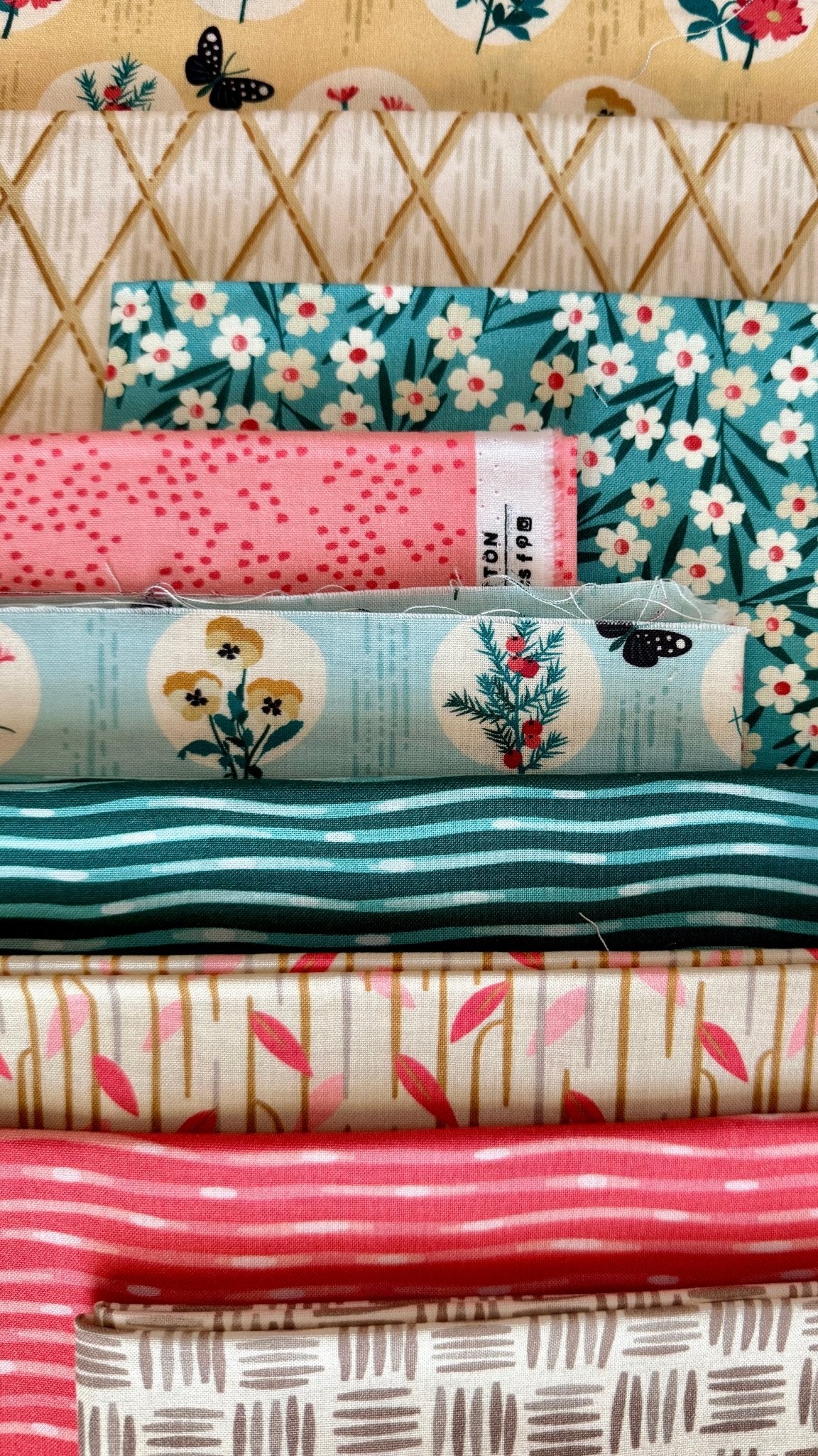 Ditsy Blossoms - Garden Walks - Ann Gardner - Cloud 9 Fabrics - Poplin - Simplifi Fabric