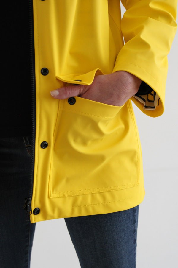 I am JACQUES (Ladies) - Classic Raincoat Pattern - I AM PATTERNS - Simplifi Fabric