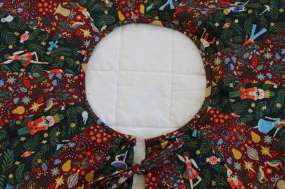 Scalloped Tree Skirt PDF Sewing Pattern - Madswick - Simplifi Fabric