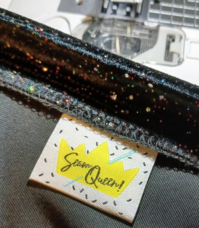 "SEAM QUEEN" Woven Label Pack - Sew Anonymous - Simplifi Fabric