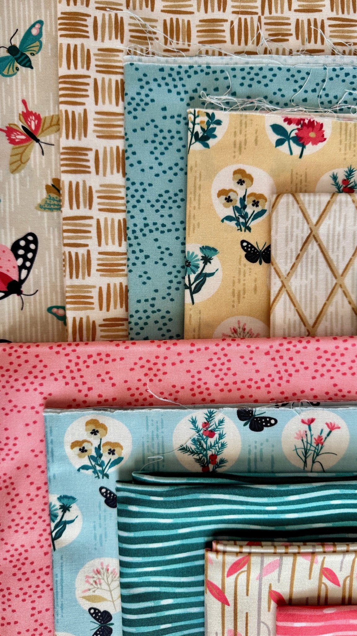 Streaming - Red - Garden Walks - Ann Gardner - Cloud 9 Fabrics - Poplin - Simplifi Fabric