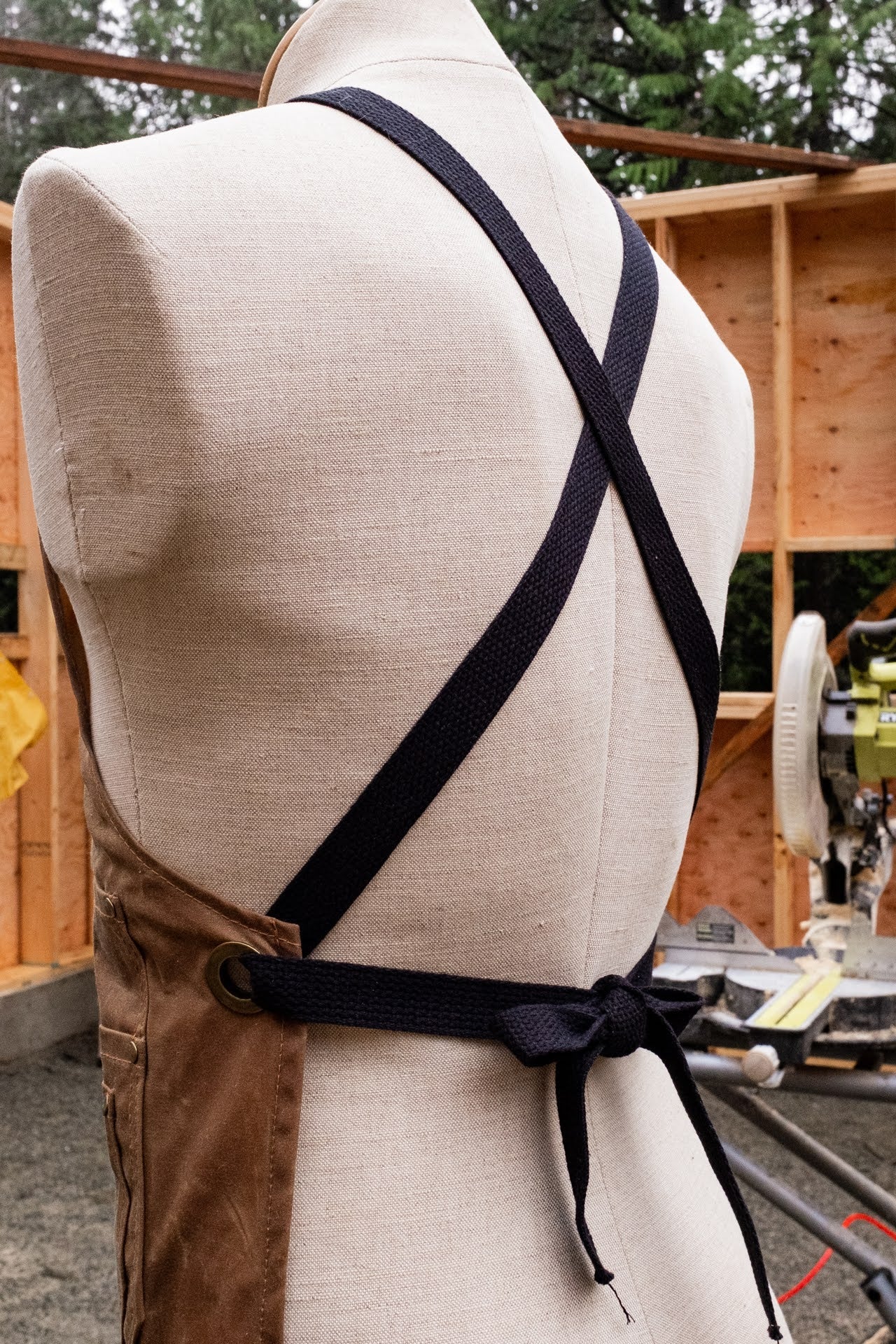 Woodhaven Apron PDF Sewing Pattern - Thread Theory - Simplifi Fabric
