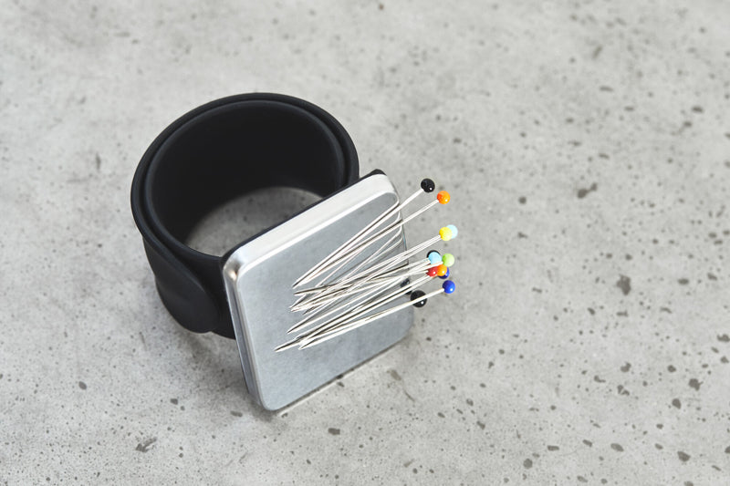 products/sewply-magnetic-bracelet-pin-holder-08.jpg